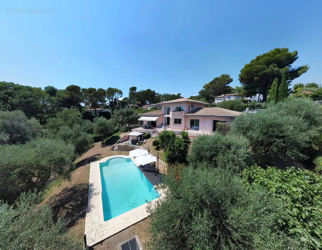 Maison à VALBONNE