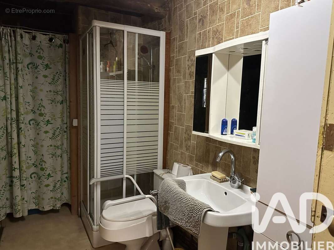 Maison 132 m² à Saint-Malo-Des-Trois-Fontaines  - photo 7