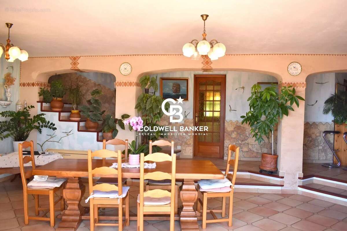 Maison à LA LONDE-LES-MAURES