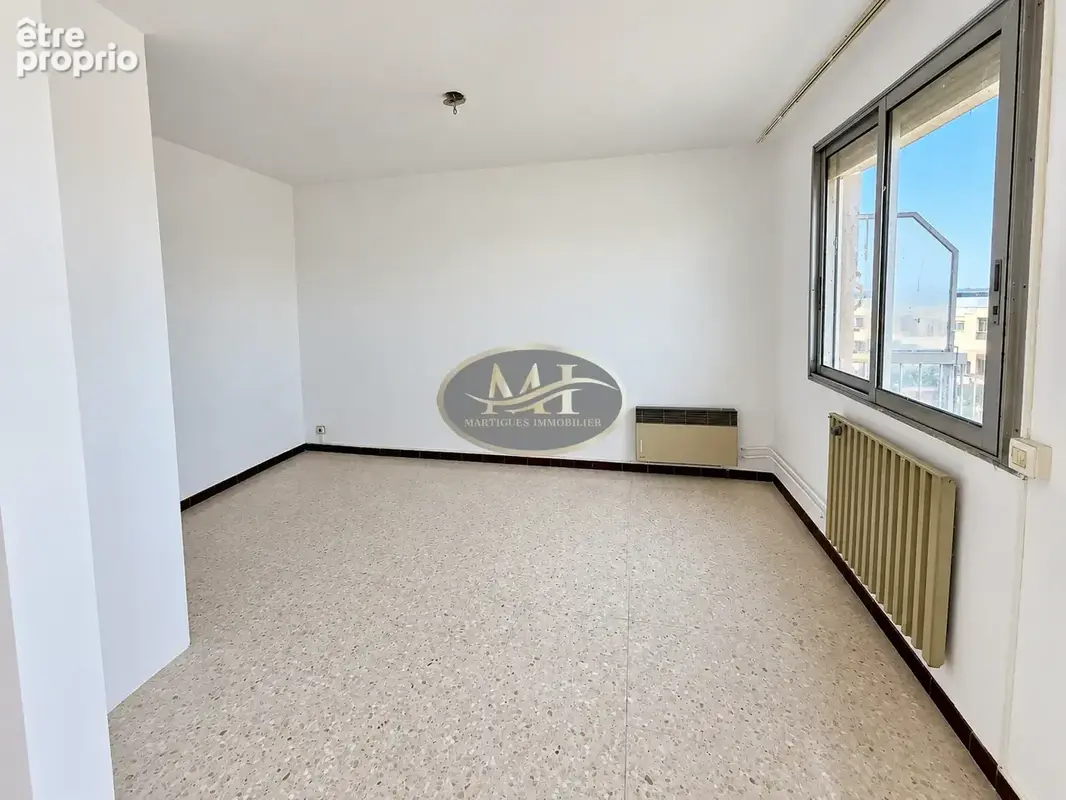 À vendre - Appartement Type 4 transformé en Type 3 - Vue mer et port à Port-de-Bouc - photo 2