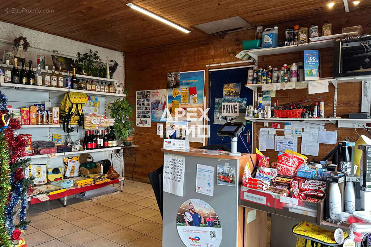 Commerce à OINVILLE-SAINT-LIPHARD