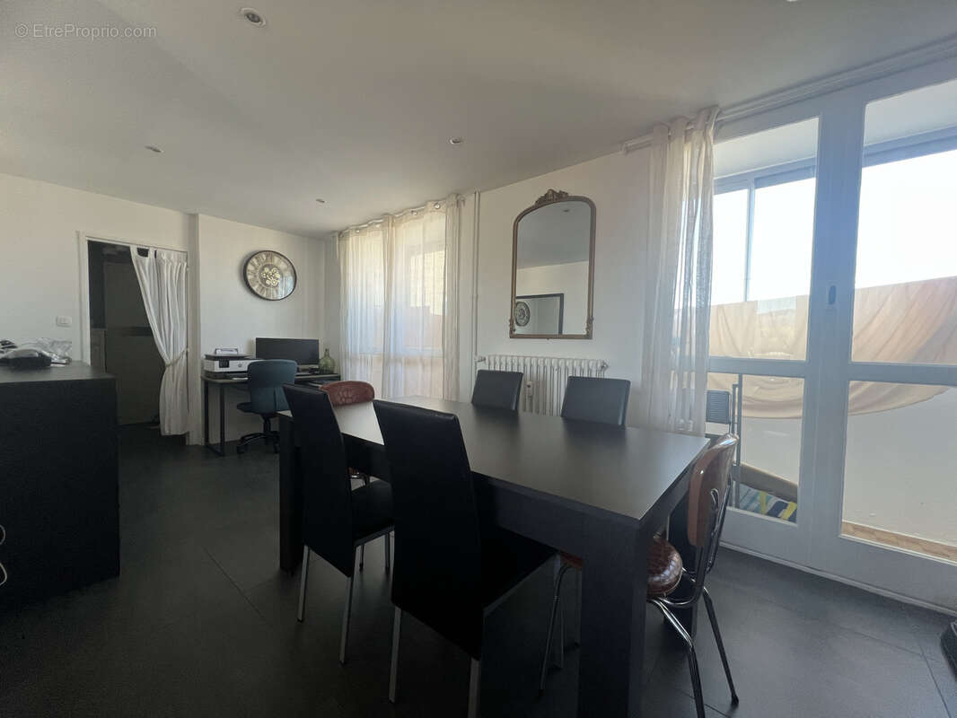 Appartement à SAINT-ETIENNE