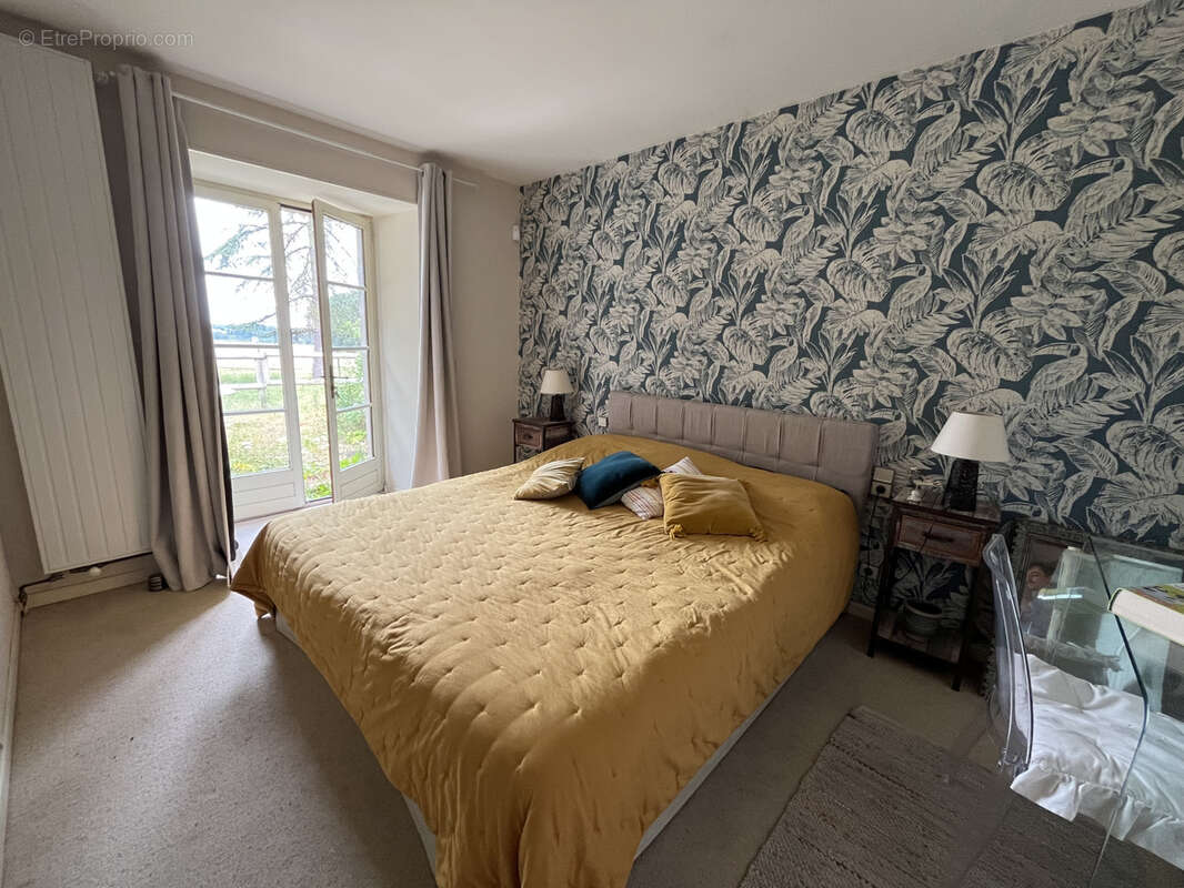 Maison à ROULLET-SAINT-ESTEPHE