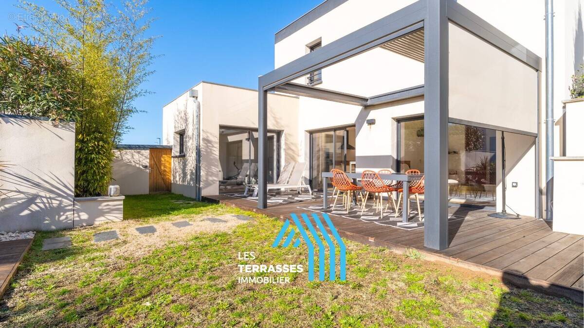 Maison à MONTELIMAR