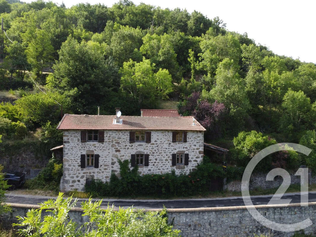 Maison à SATILLIEU