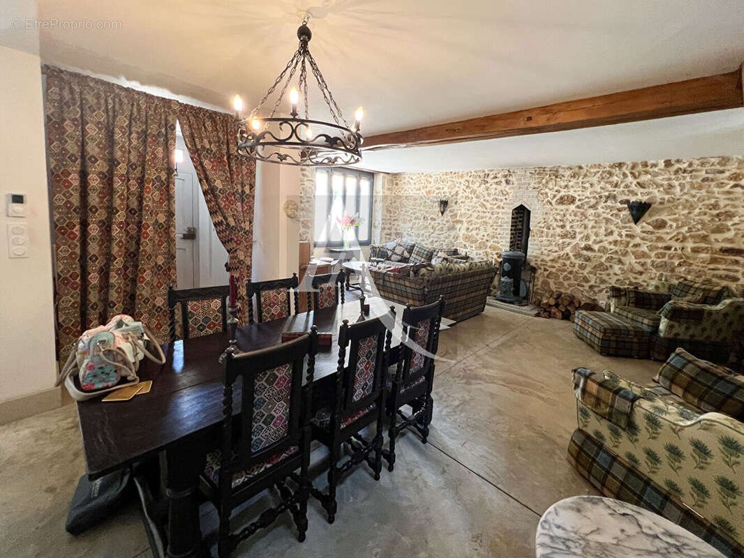 Maison à SAINT-VITE