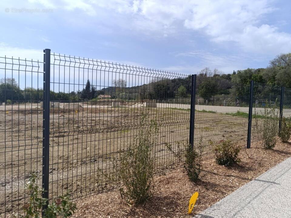 Terrain à SAINT-MATHIEU-DE-TREVIERS