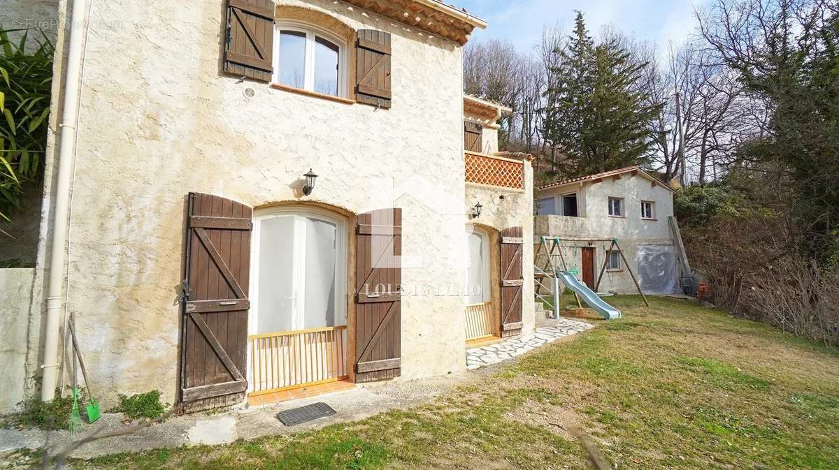 Maison à GREOLIERES