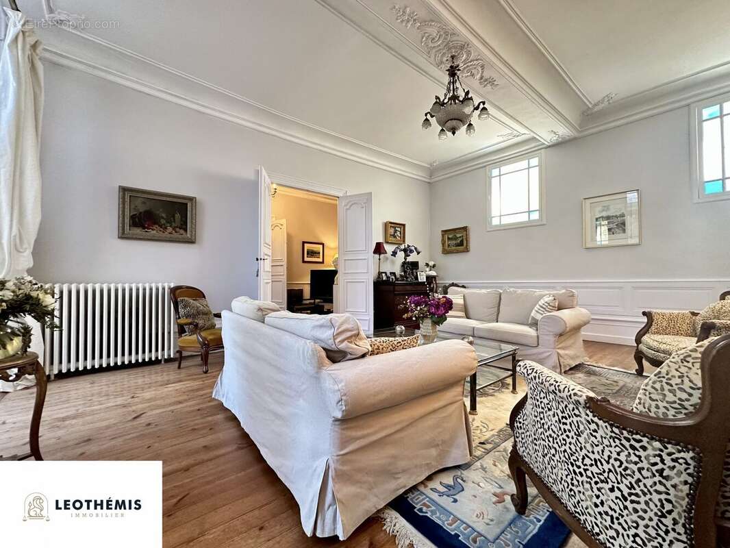 Maison à SAINT-JEAN-D&#039;ANGELY