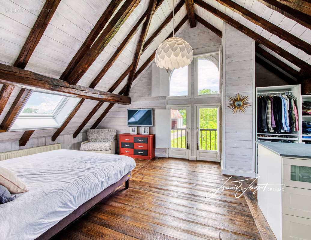 Maison à PERS-JUSSY