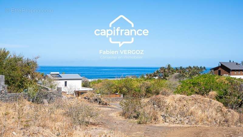 Terrain à LES TROIS-BASSINS