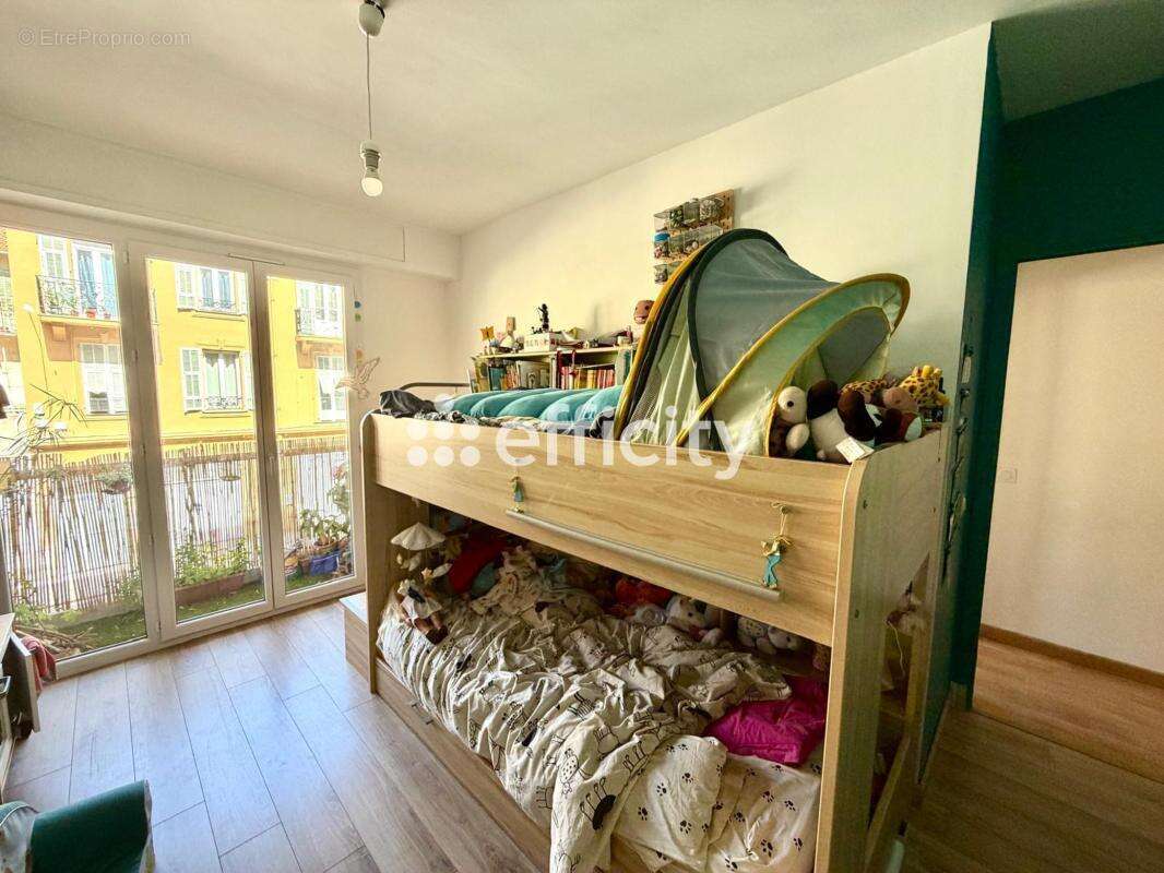 Appartement 71 m² à Nice  - photo 8
