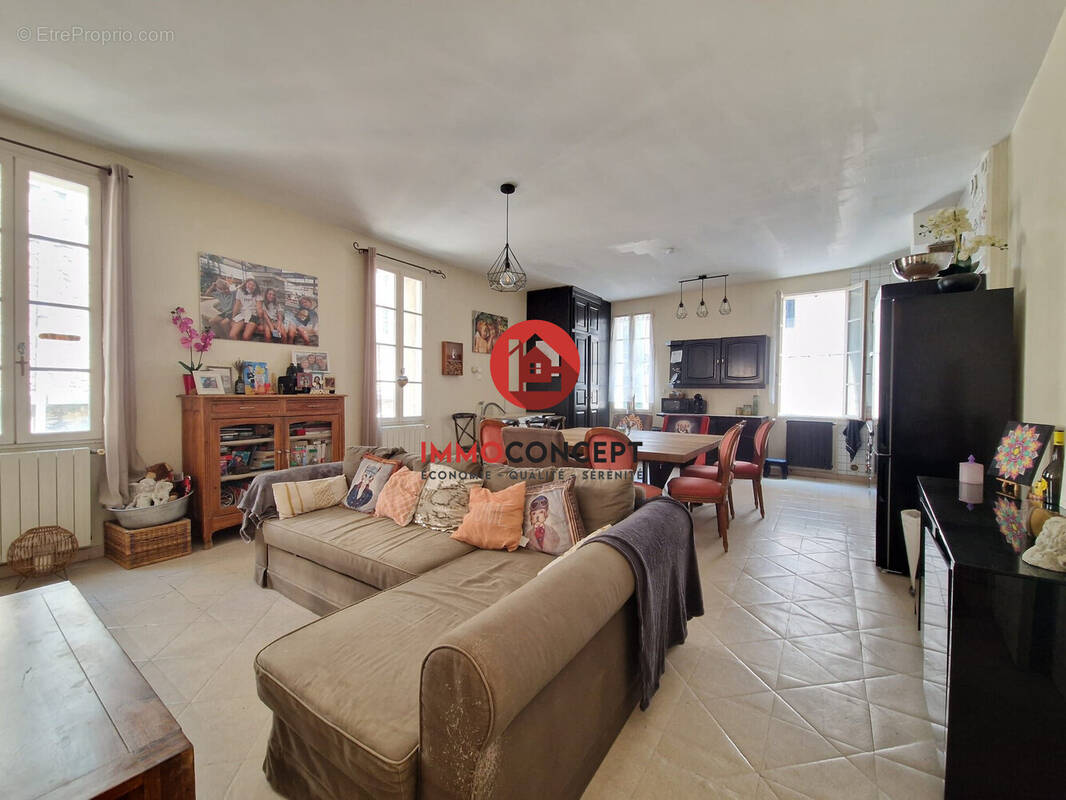 Maison à BAGNOLS-SUR-CEZE