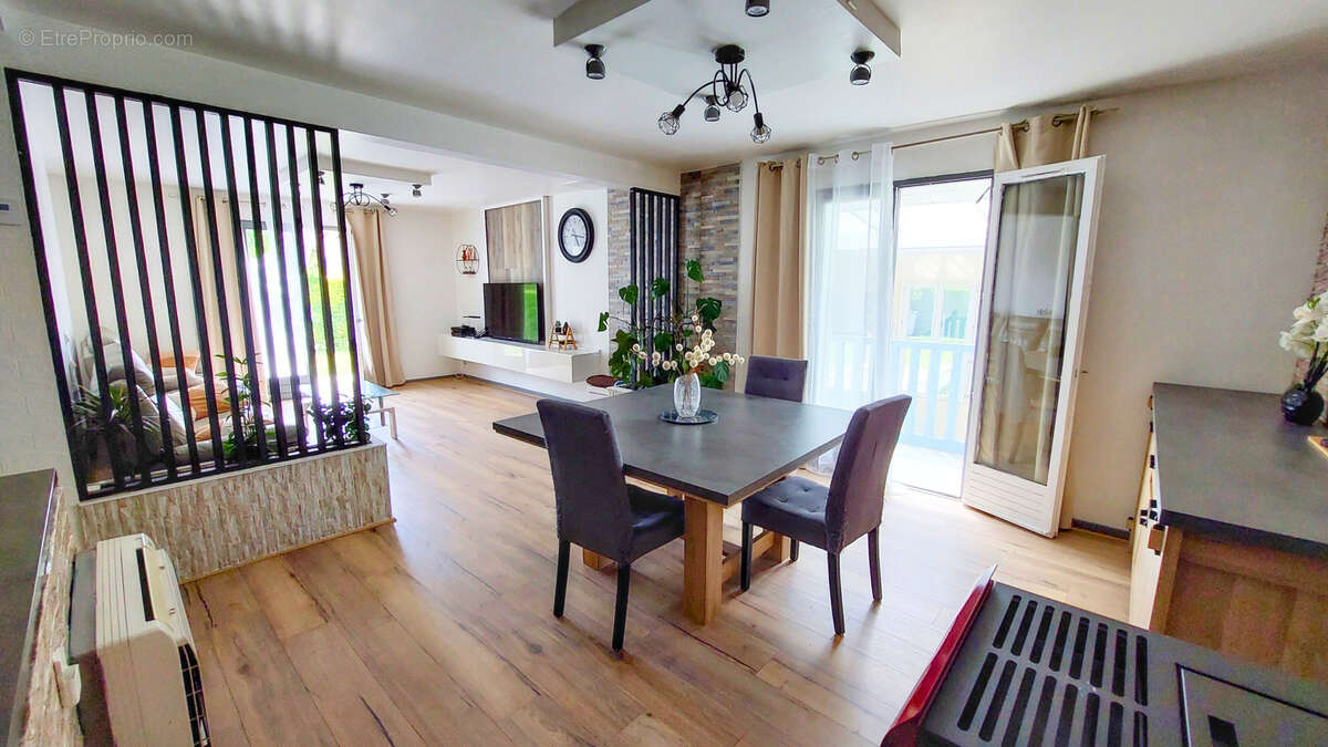 Maison à GUICHAINVILLE