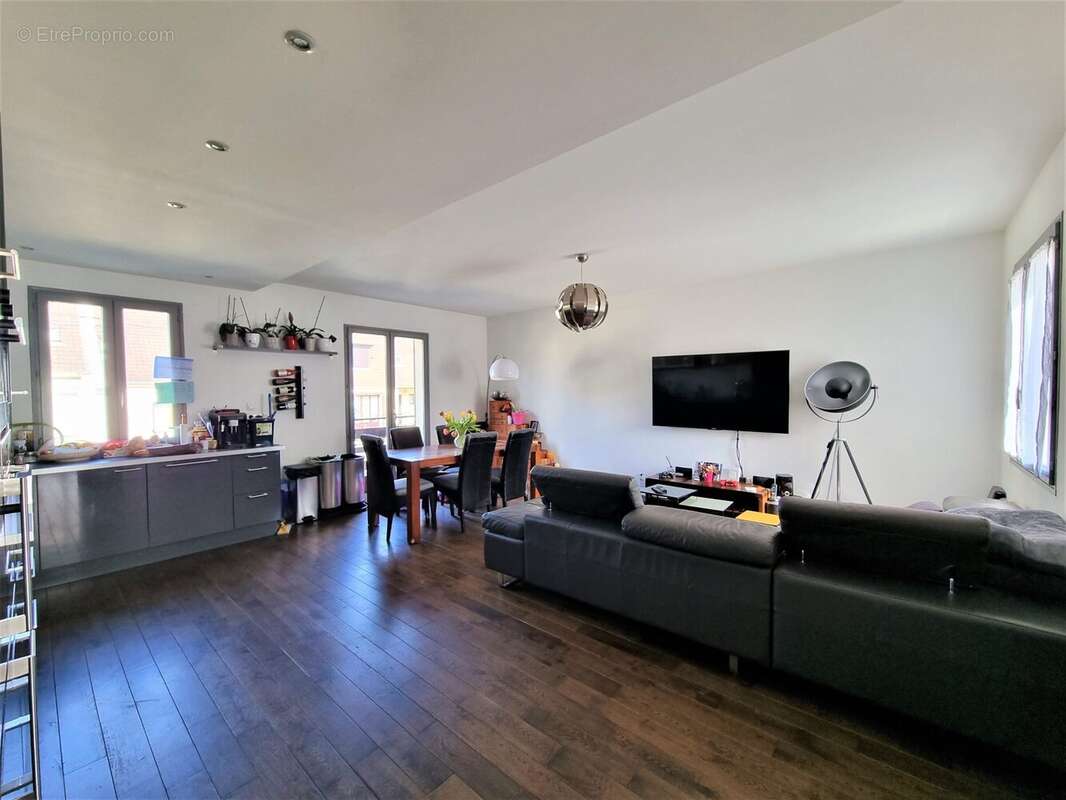 Maison à LES CLAYES-SOUS-BOIS