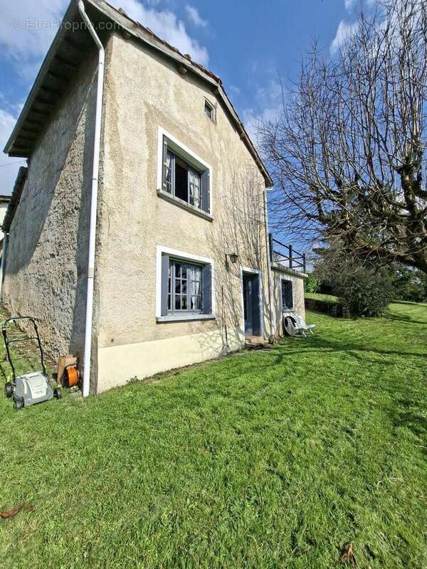 Photo 2 - Maison à PANISSIERES