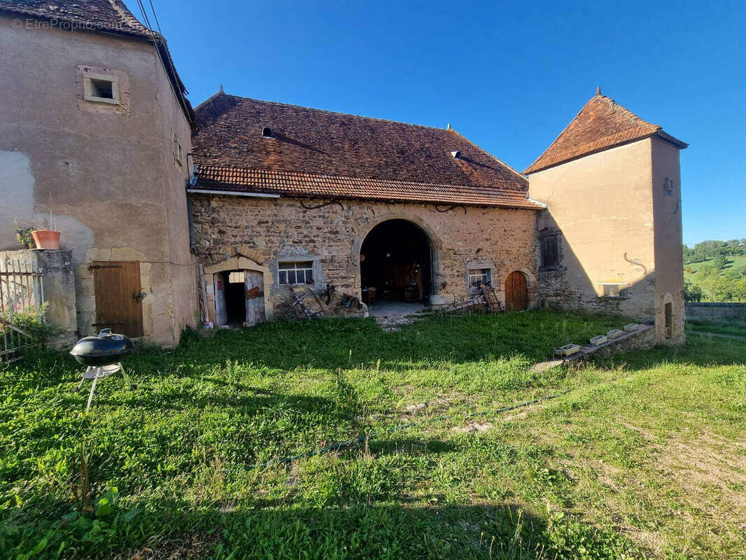 Photo 1 - Maison à SAINT-SYMPHORIEN-DES-BOIS