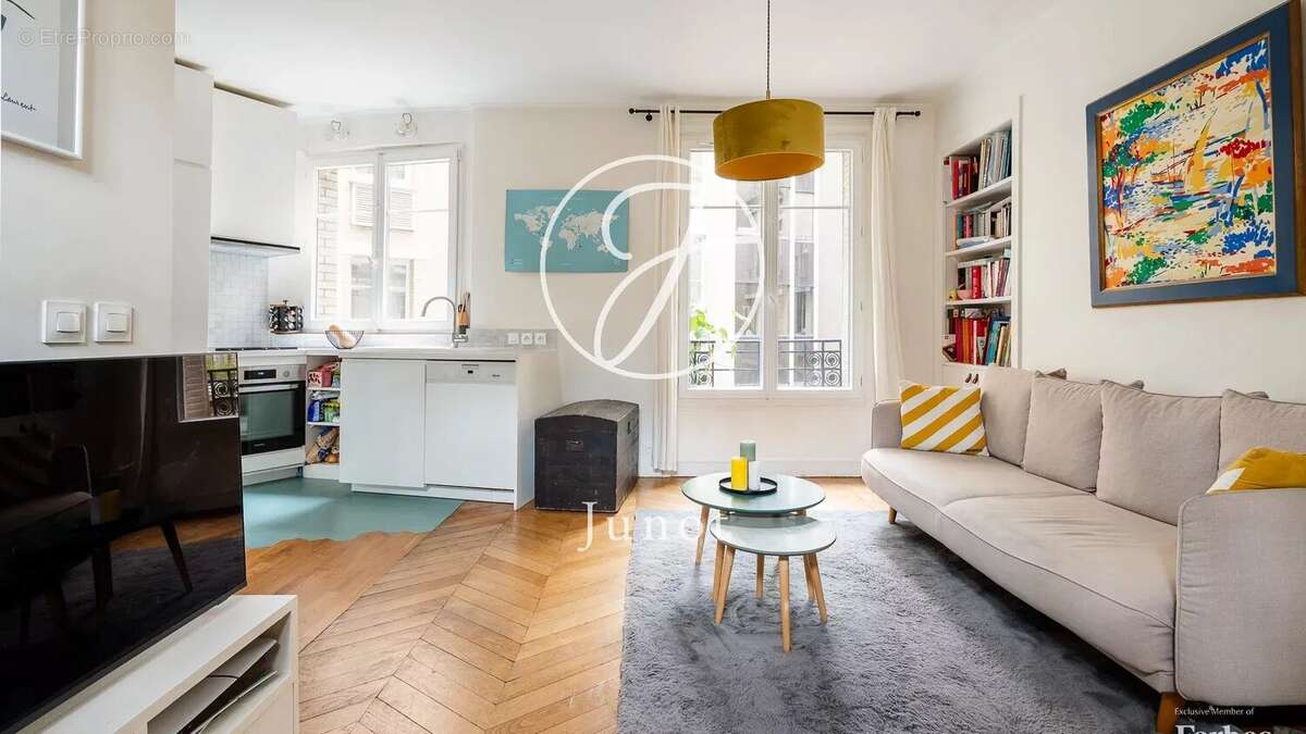 Appartement à PARIS-16E