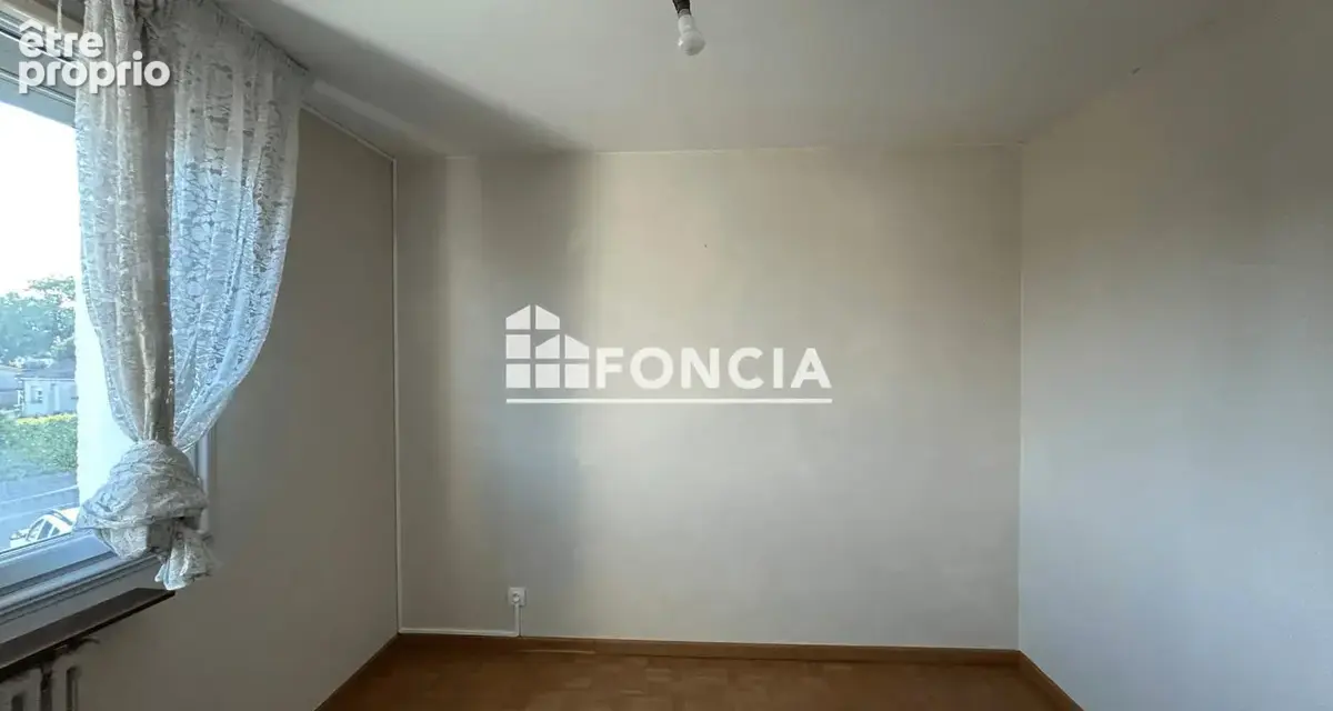 Appartement de Type 4-5 situé au 1er étage sans ascenseur avec balcon et cave en rez-de-chaussée - photo 10