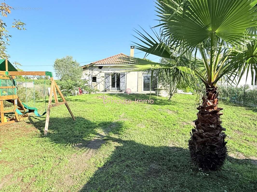 Maison à SAINT-ESTEPHE