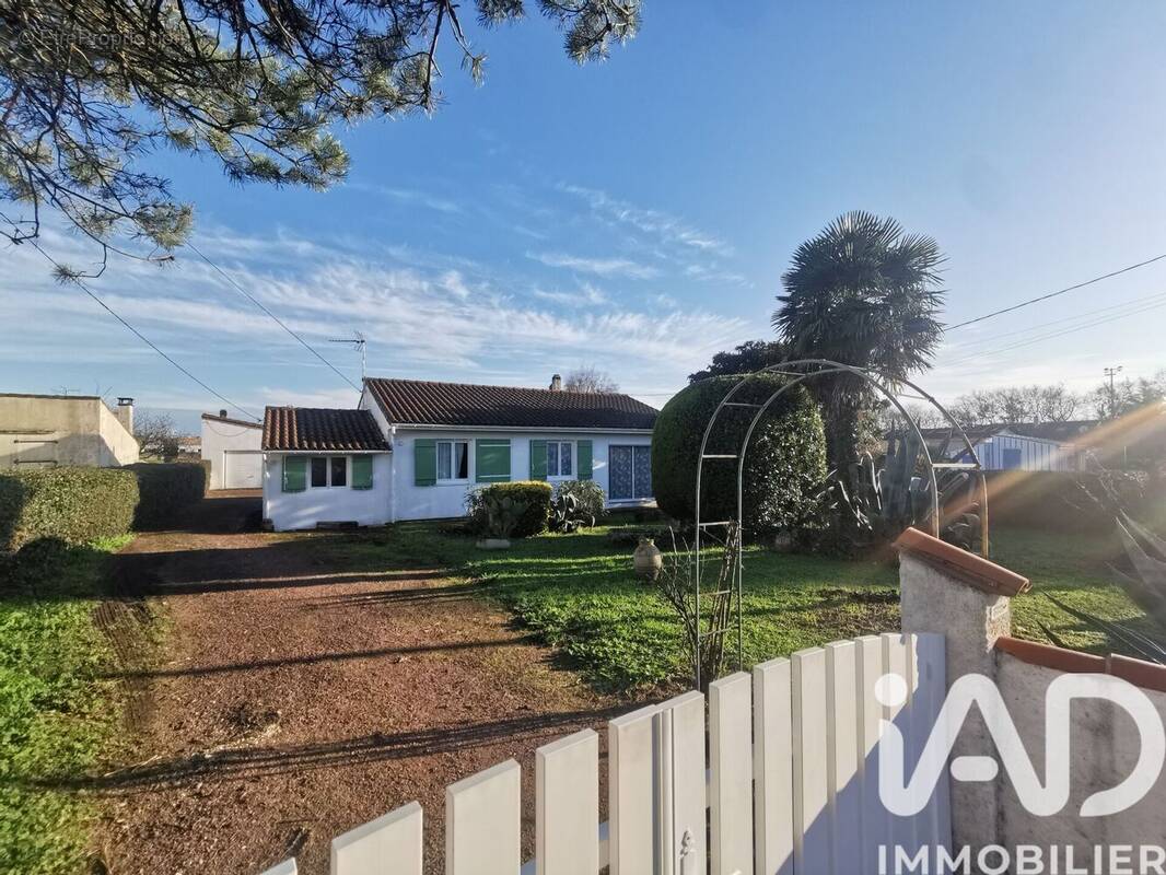 Photo 1 - Maison à MARENNES