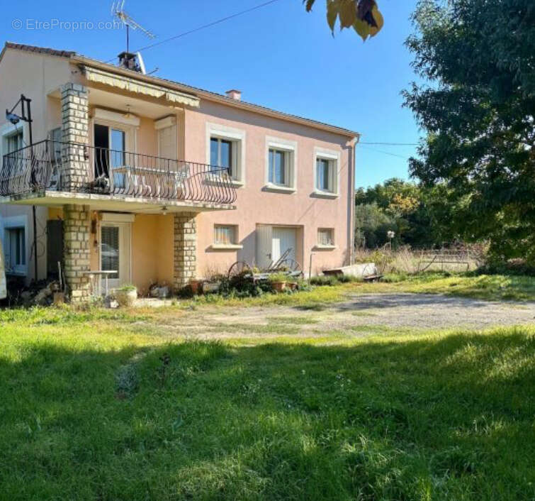 Maison à LE PUY-SAINTE-REPARADE