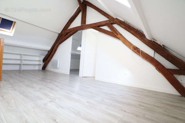 Appartement à SANCERGUES