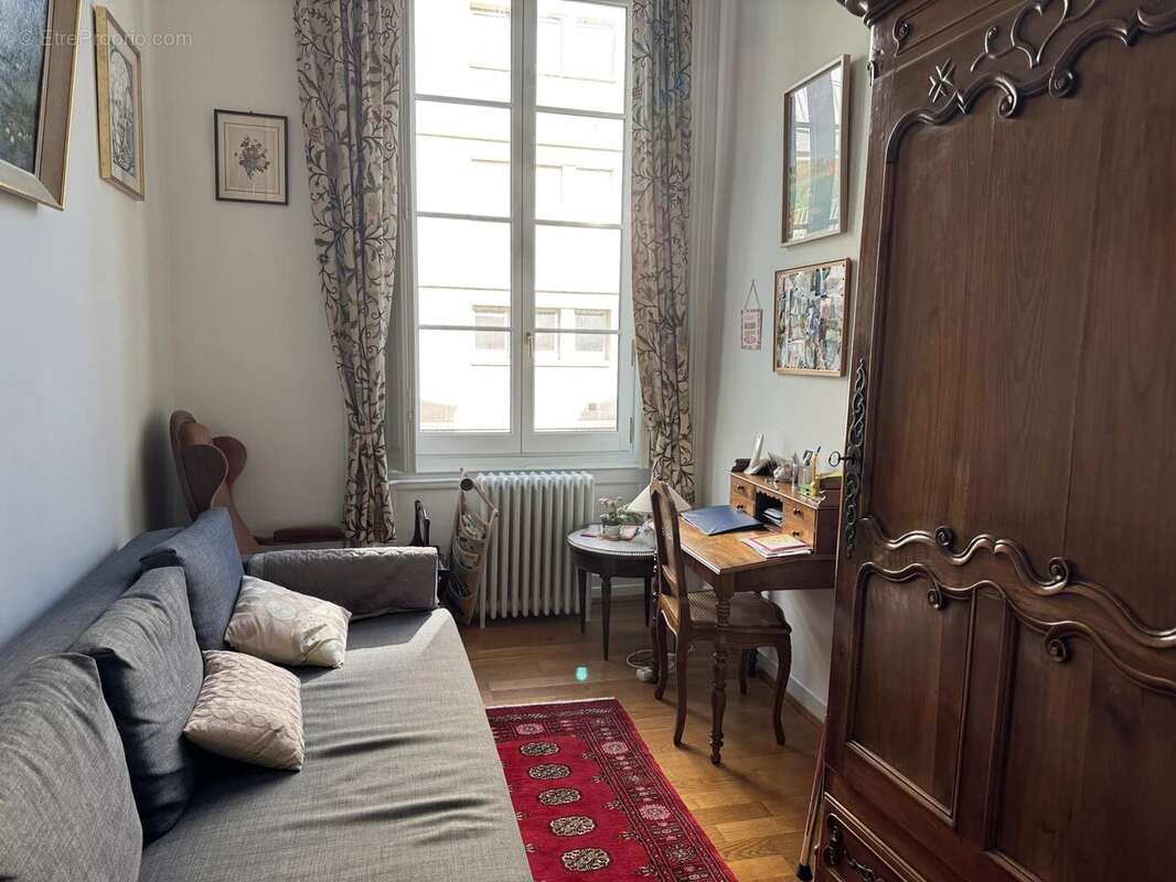 NANTES Boulevard Guist'hau Grand appartement familial. Volumes rares - photo 10