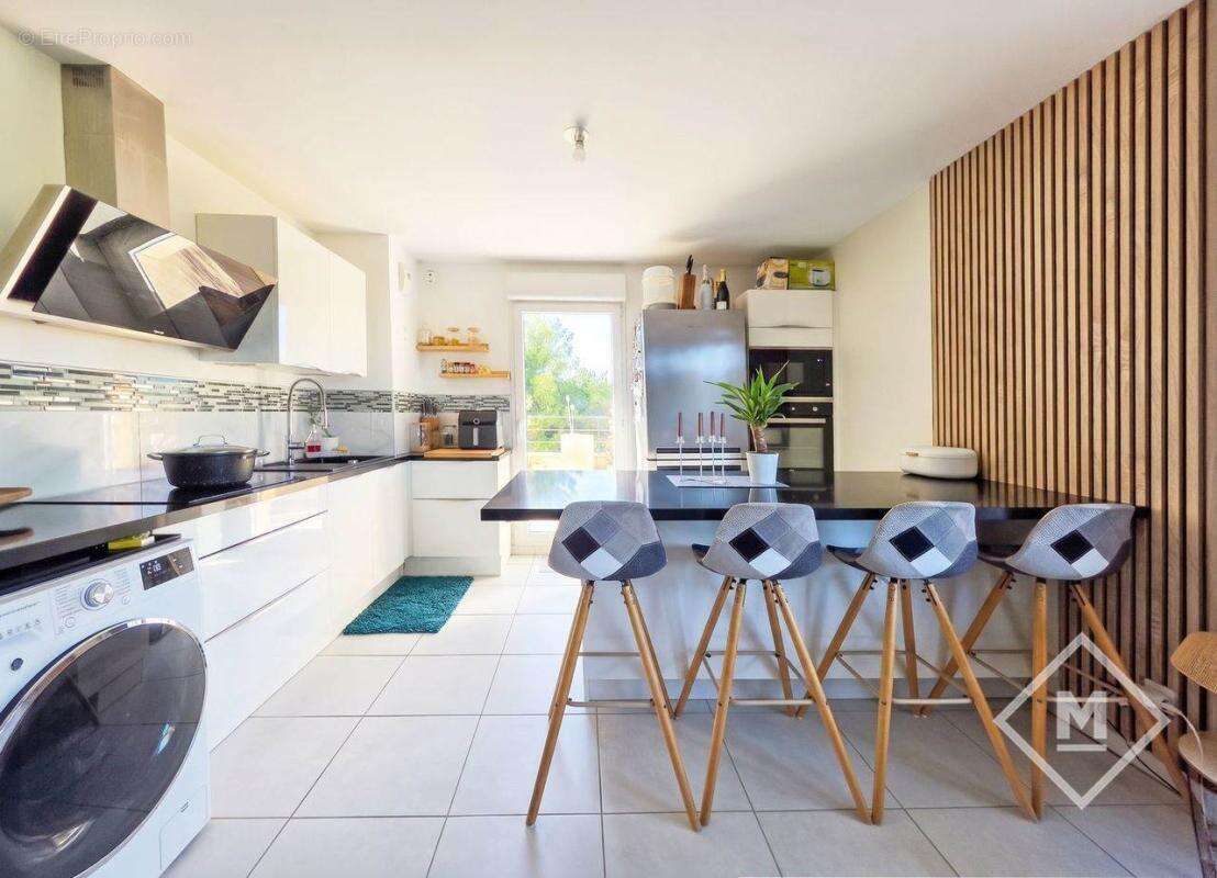 À découvrir sans tarder ! Superbe T3 coup de cœur en dernier étage avec terrasse de 40 m² – Château-Gombert - photo 15