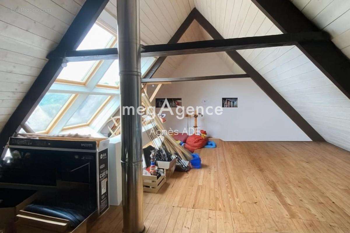 Maison à COSQUEVILLE