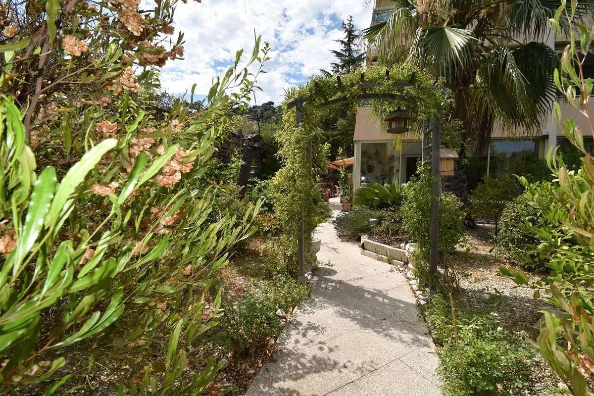 Appartement à VALLAURIS