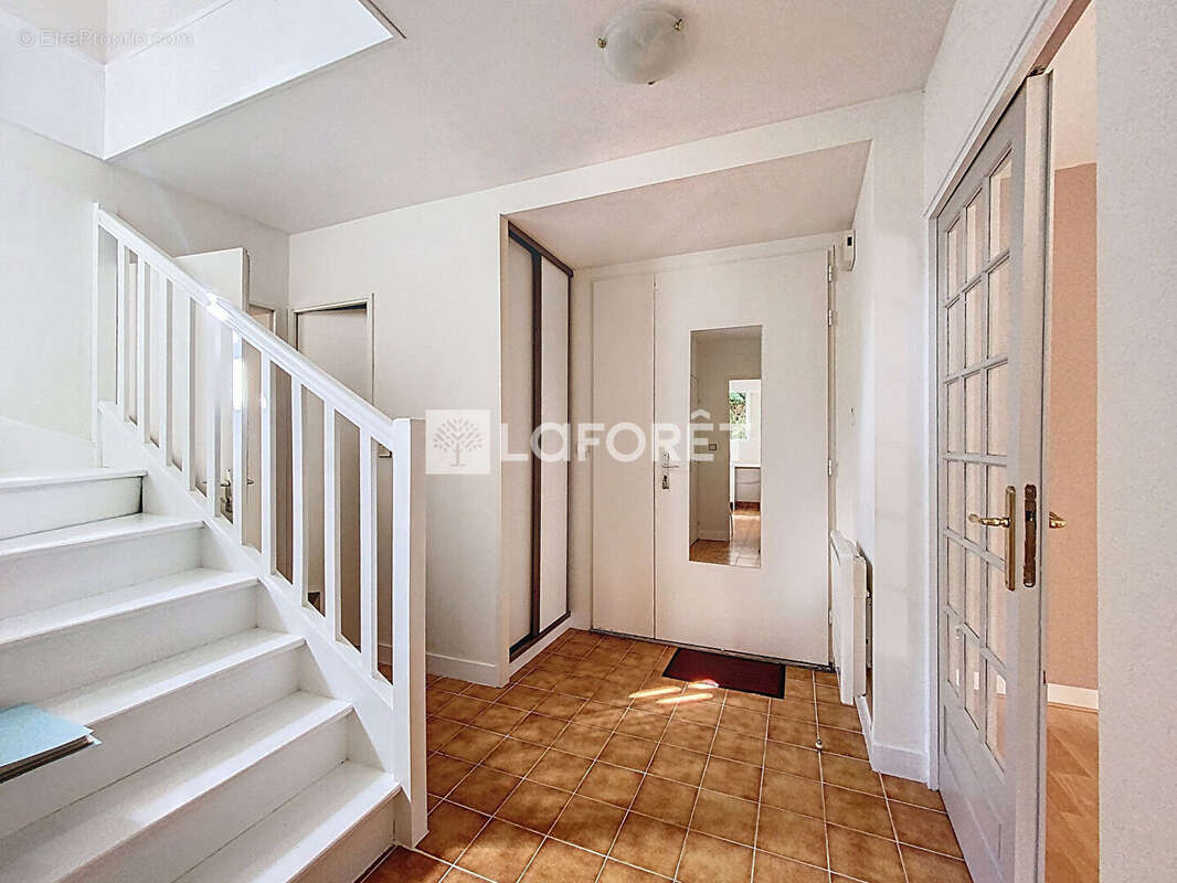 Maison à VERNEUIL-SUR-SEINE