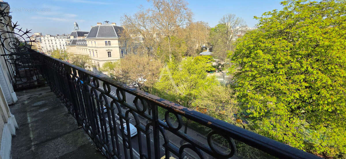 Appartement à PARIS-20E