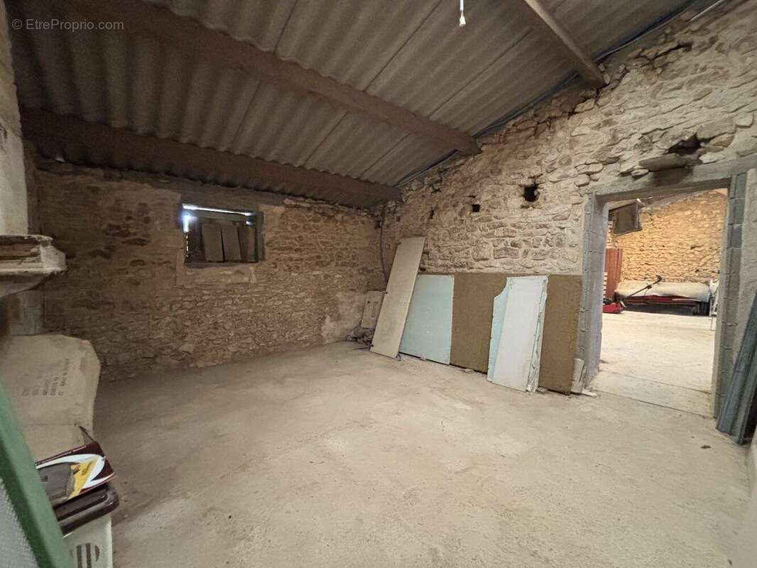 Maison à SAINT-MARTIN-DU-CLOCHER