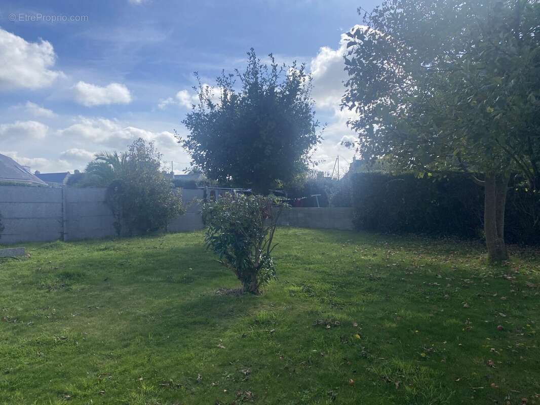 Terrain à LAMPAUL-PLOUARZEL