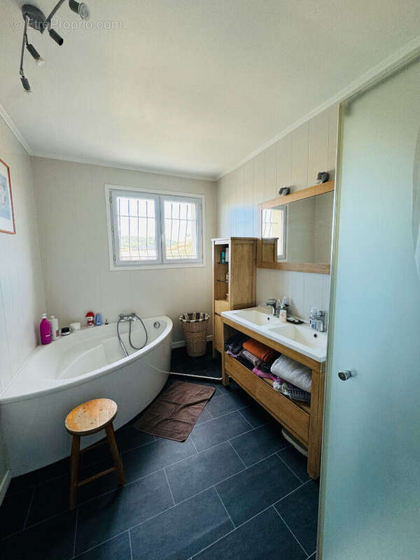 Maison à LIGNAN-SUR-ORB