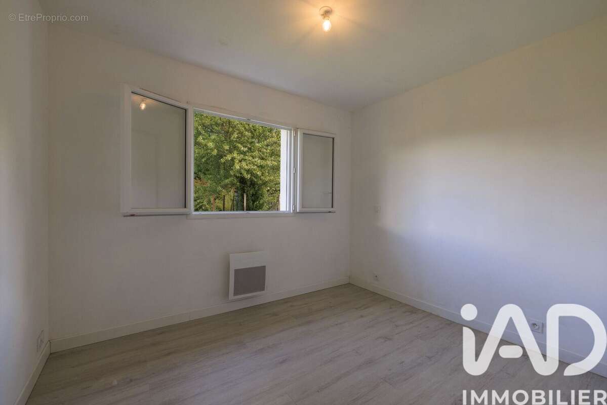 Maison 86 m² à Chamadelle  - photo 8
