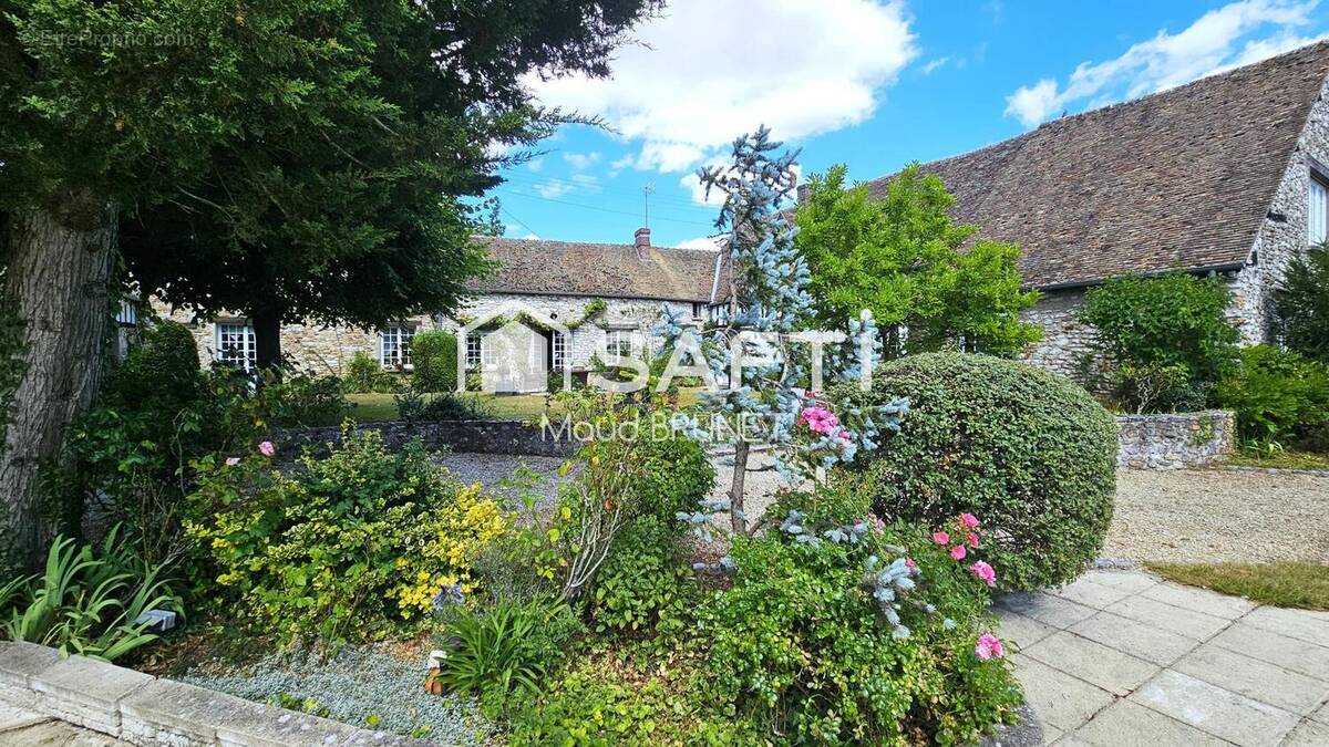 Photo 1 - Maison à HOUDAN