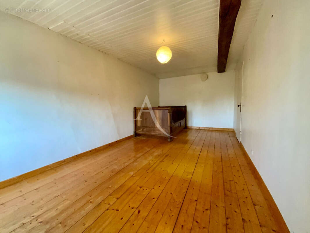 Maison à SAINTES