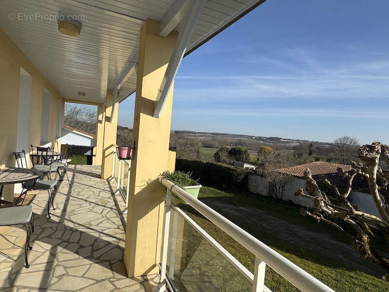 Maison à MORTAGNE-SUR-GIRONDE