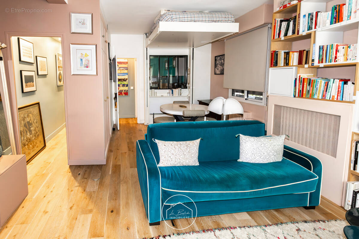 Appartement à PARIS-16E