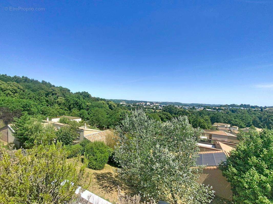 Appartement - 4 Chambres - Terrasse - Cave - Au calme - Proche toutes commodités - photo 6
