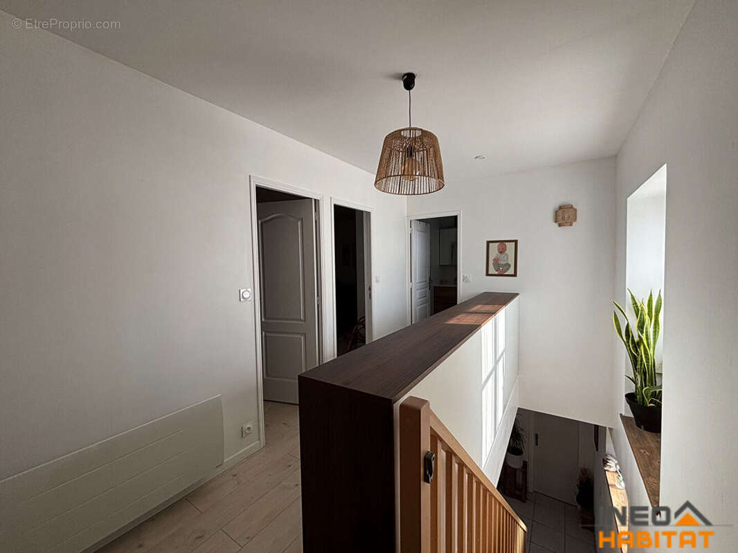 Maison La Chapelle Chaussee 4 pièce(s) 102 m2 - photo 6
