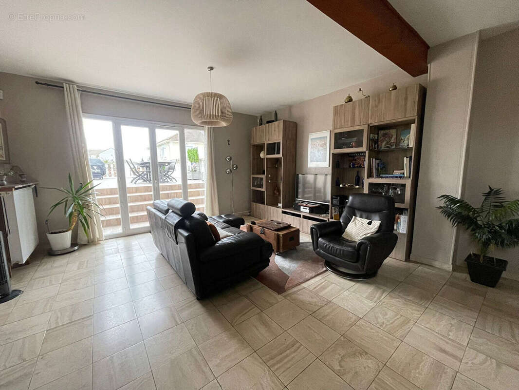 Maison à SARTROUVILLE