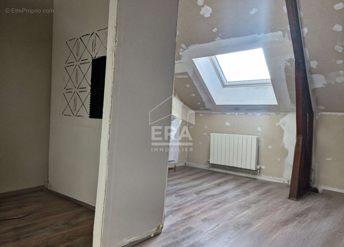 Maison à BRUAY-LA-BUISSIERE