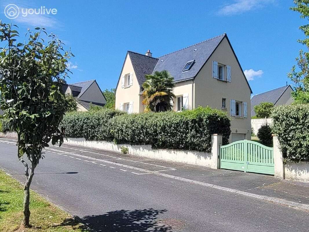 Maison à MONTREUIL-JUIGNE