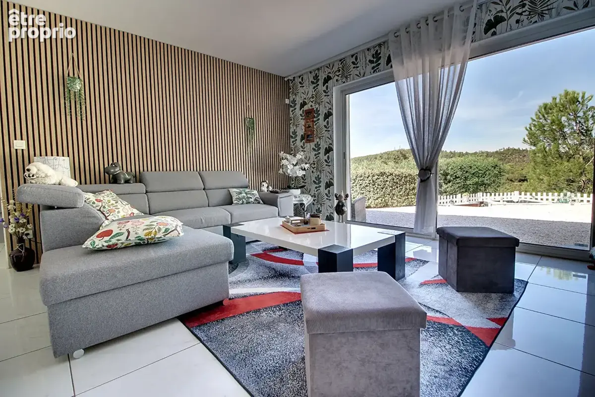 A VENDRE EN EXCLUSIVITÉ- Maison d'environ 120m2 à Vidauban- Terrain 1300m2,- piscine- cuisine d'été- garage - car port - photo 4