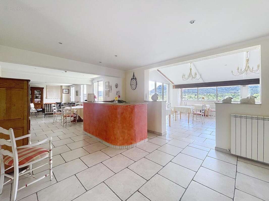 Photo 3 - Appartement à BAGNOLS-EN-FORET