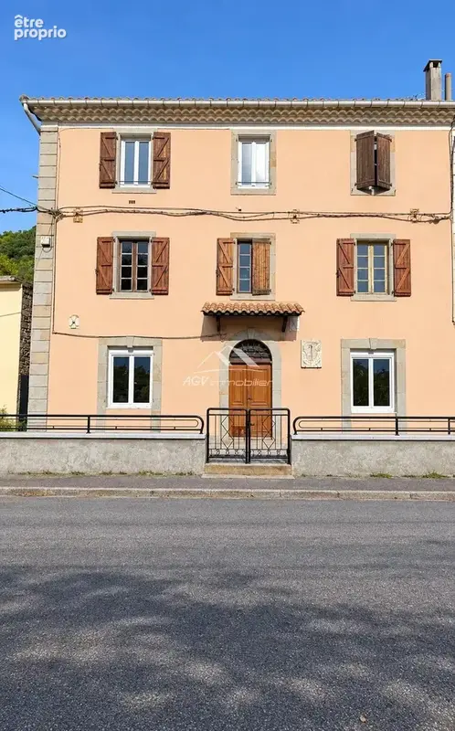 Maison de caractère 238 m² – Piscine, puits et potentiel de 3 logements - photo 1
