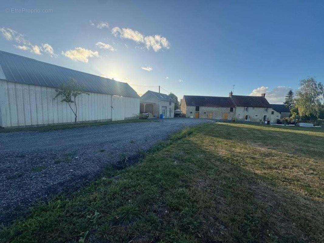 Maison à SAINT-GERMAIN-DE-CLAIREFEUILLE